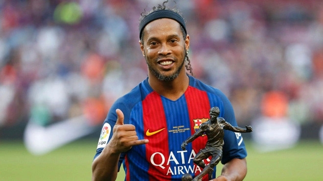 Ronaldinho dự đoán cầu thủ hay nhất thế giới sau Messi - ảnh 1
