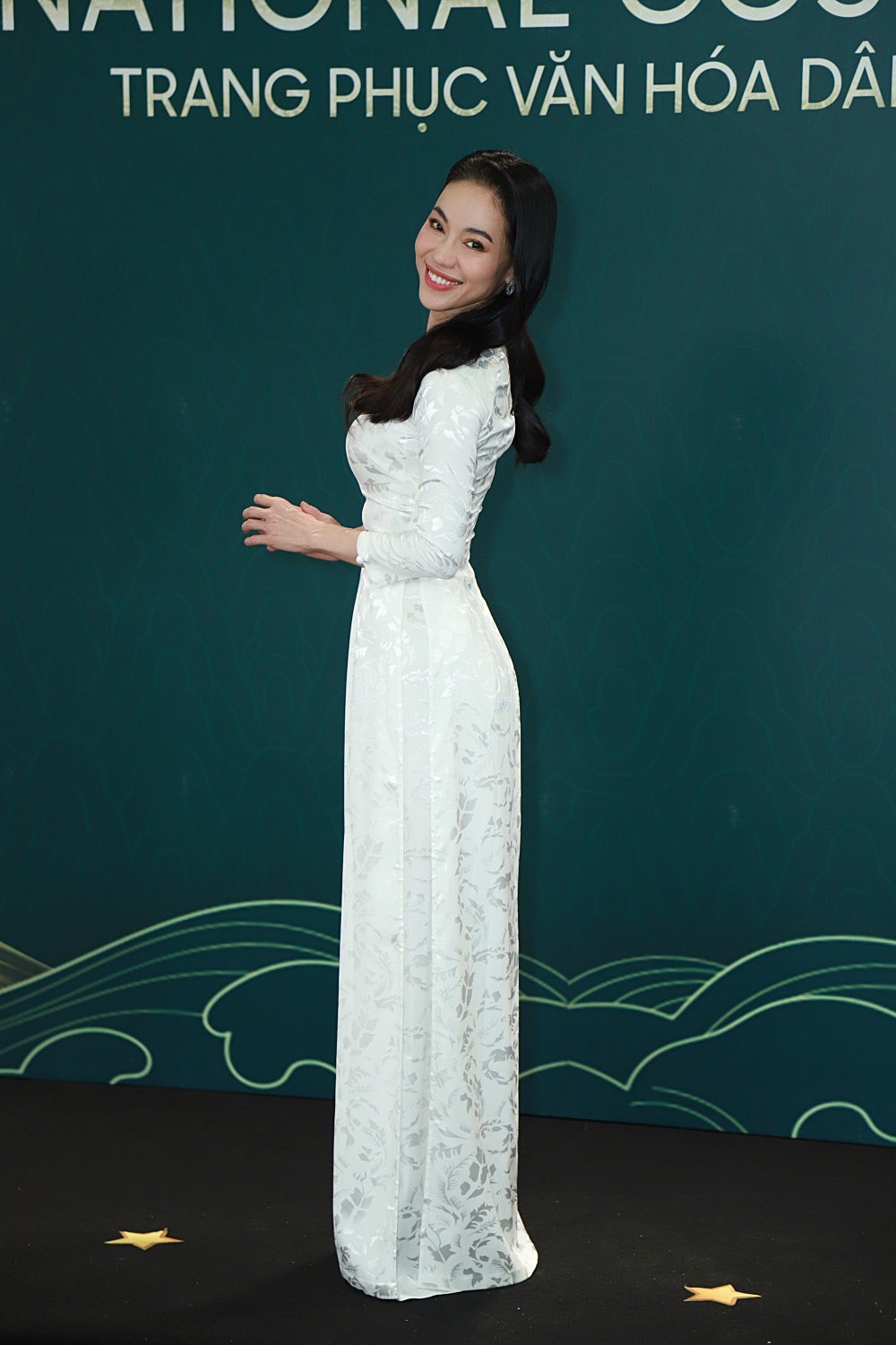Dàn Hoa hậu Vbiz trong đêm thi trang phục dân tộc của Miss Grand Vietnam 2022 - ảnh 8