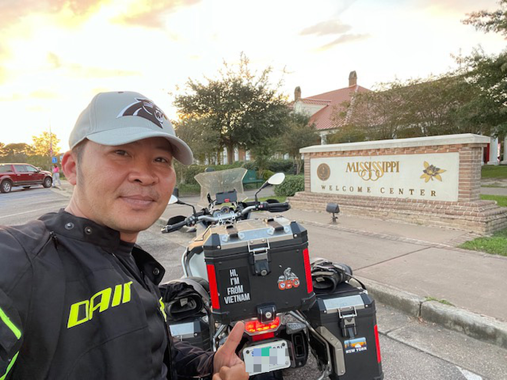 Du khách Việt một mình chạy mô tô hơn 20.000km vòng quanh nước Mỹ - ảnh 9