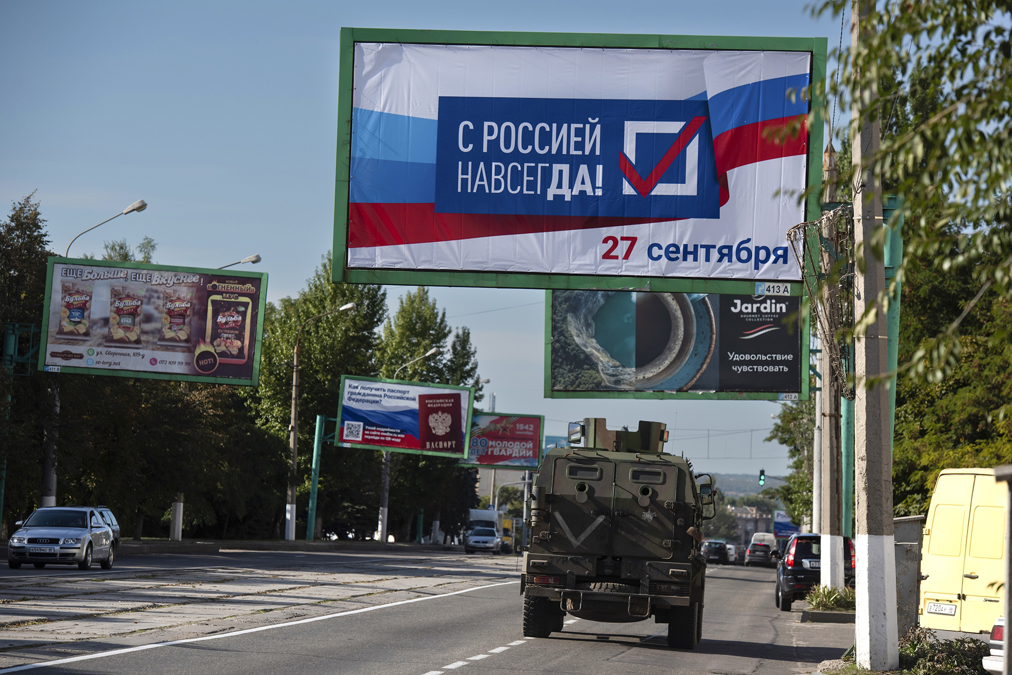 NATO nêu cách đối phó việc 4 vùng ở Ukraine trưng cầu dân ý sáp nhập Nga - ảnh 1
