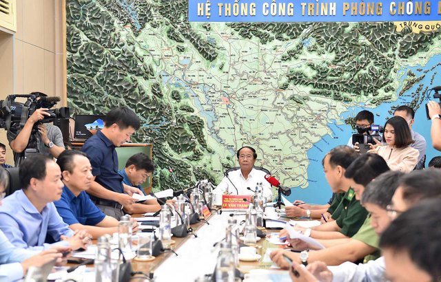 Phó Thủ tướng họp chỉ đạo ứng phó bão Noru, sẵn sàng sơ tán hơn 860.000 dân - ảnh 1