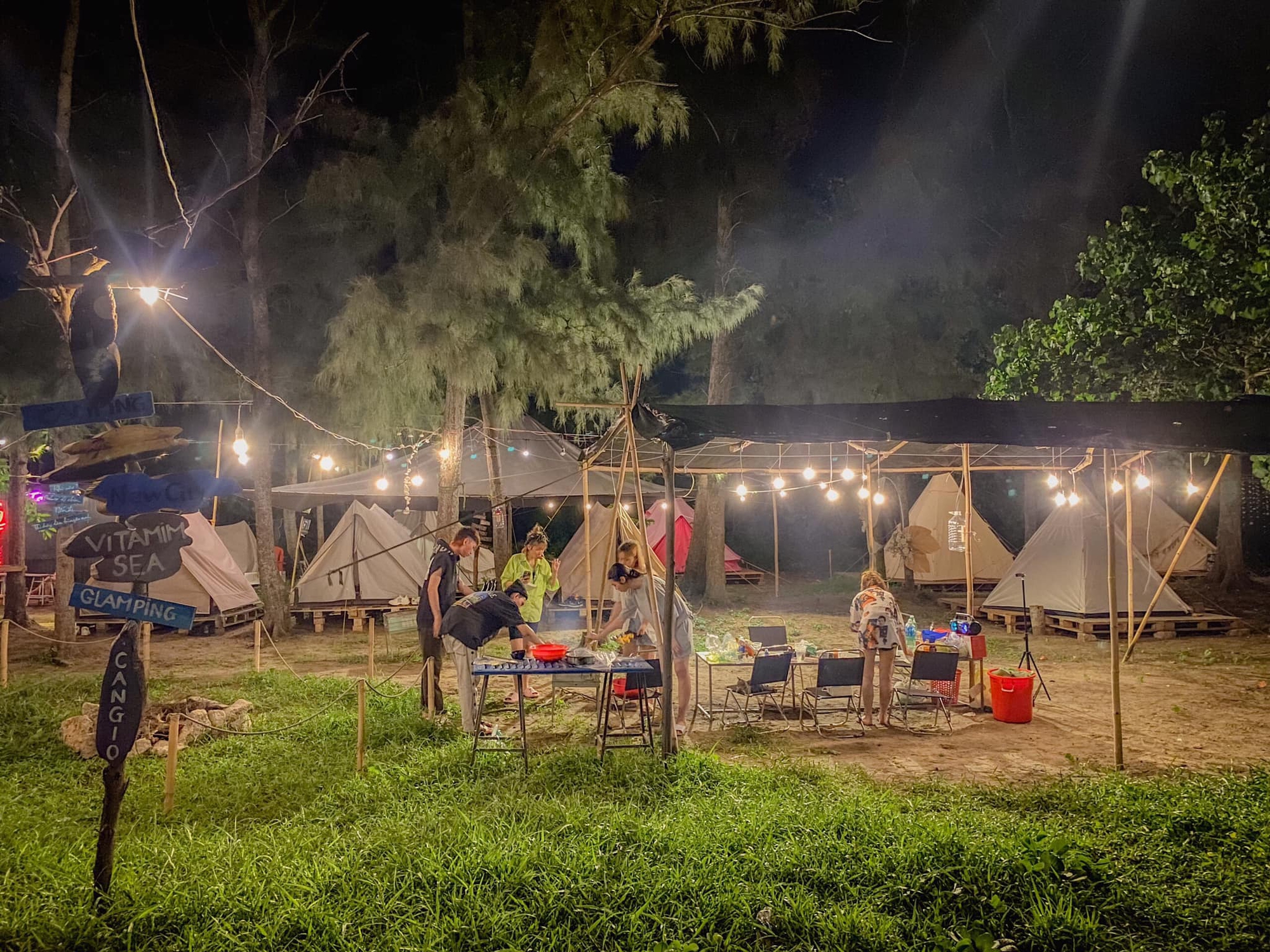 Khu cắm trại Cần Giờ nổi tiếng với dân TP.HCM vì có nhiều hoạt động vui chơi thư giãn - ảnh 22