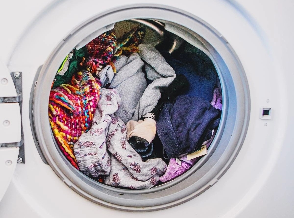 9 thói quen giặt giũ dễ gây hỏng máy, hư đồ - ảnh 9