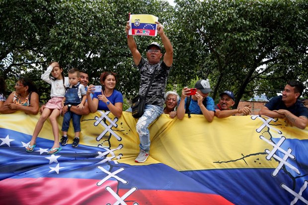 Venezuela và Colombia nối lại các hoạt động giao thương trên bộ - ảnh 1