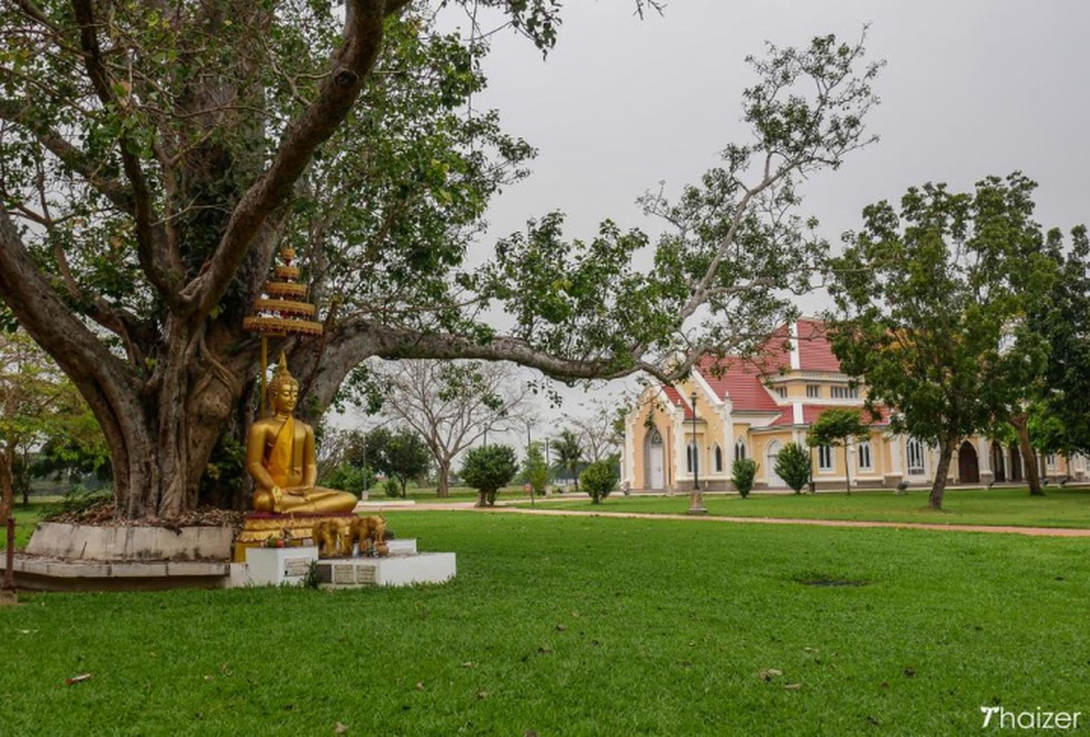 Độc đáo ngôi chùa mang kiến trúc nhà thờ có 1-0-2 ở Thái Lan - ảnh 3