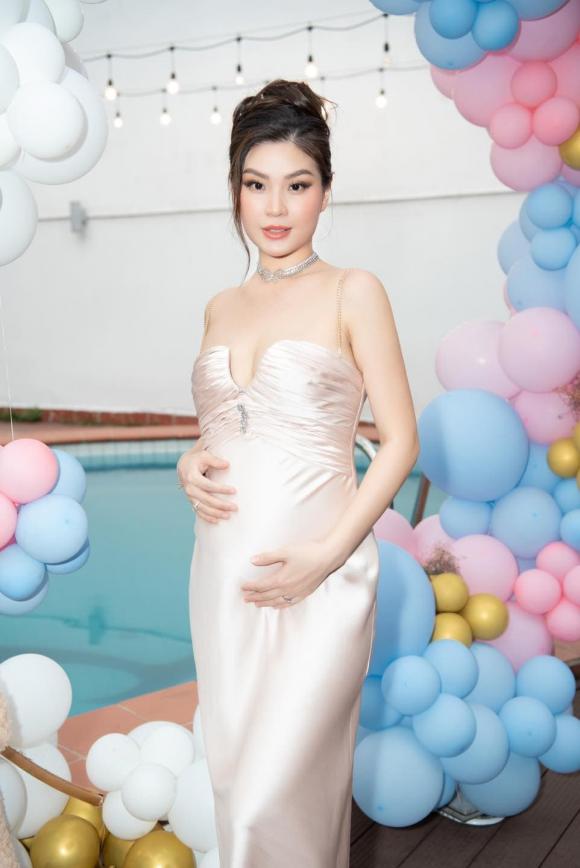 Á hậu Diễm Trang tổ chức tiệc công khai giới tính con thứ hai, loạt người đẹp đến dự - ảnh 11