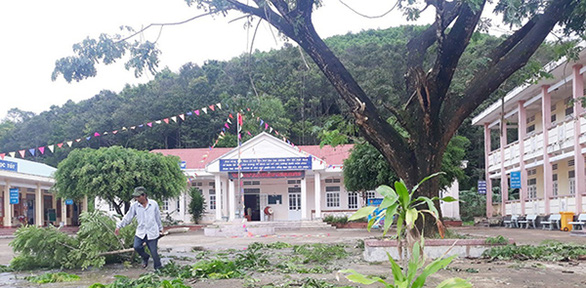 Bình Định: Cho học sinh nghỉ học, các trường mở cửa để dân tránh bão số 4 - ảnh 1