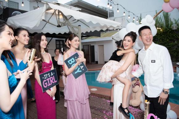 Á hậu Diễm Trang tổ chức tiệc công khai giới tính con thứ hai, loạt người đẹp đến dự - ảnh 4
