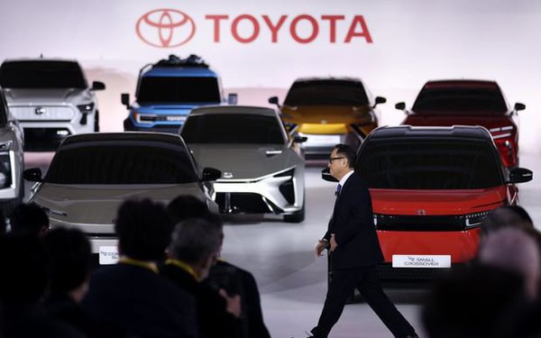 Lý do Toyota chưa vội vã chuyển sang làm xe điện - ảnh 1