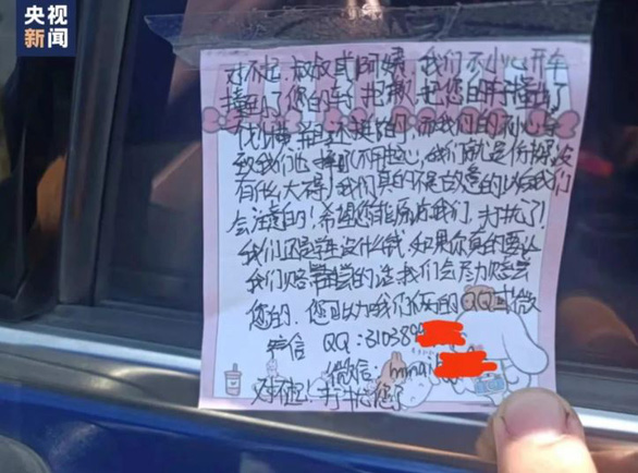 Nữ sinh tông ô tô bị chủ xe bắt làm bài tập về nhà, thay vì đền tiền - ảnh 1