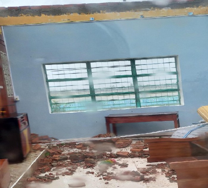 Nhiều trường học ở Quảng Nam thiệt hại nặng nề do bão Noru gây ra - ảnh 7