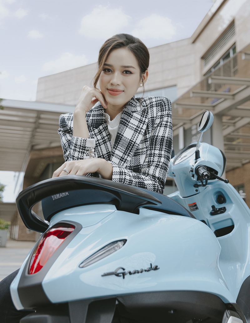 Hai nàng hậu Lương Thuỳ Linh và Đỗ Thị Hà gây sốt khi tậu xe tay ga Yamaha Grande 2022 - ảnh 5