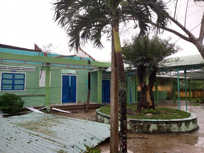 Nhiều trường học ở Quảng Nam thiệt hại nặng nề do bão Noru gây ra - ảnh 3