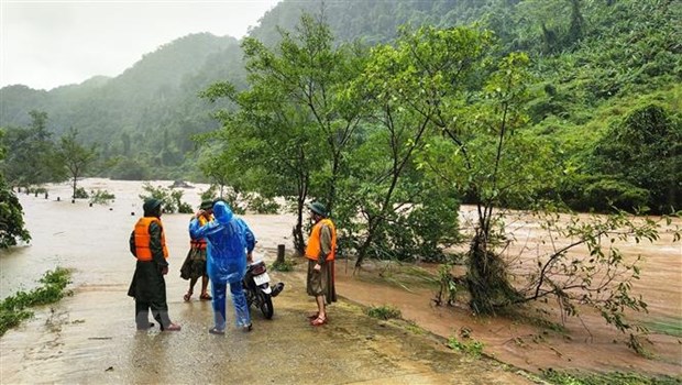 Nhiều tuyến đường tại Quảng Bình bị ngập, chia cắt sau bão số 4-Noru - ảnh 1