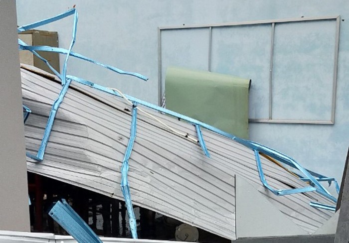Nhiều trường học ở Quảng Nam thiệt hại nặng nề do bão Noru gây ra - ảnh 11