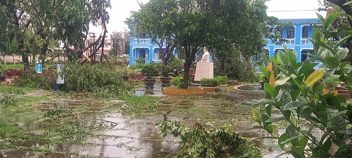 Nhiều trường học ở Quảng Nam thiệt hại nặng nề do bão Noru gây ra - ảnh 4