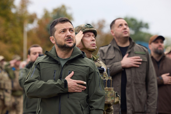 Ukraine triệu tập khẩn tướng lĩnh trước lúc Nga sáp nhập các vùng lãnh thổ - ảnh 1