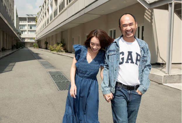 Gia đình diễn viên Thu Trang - Tiến Luật năng động xuống phố cùng GAP - ảnh 1