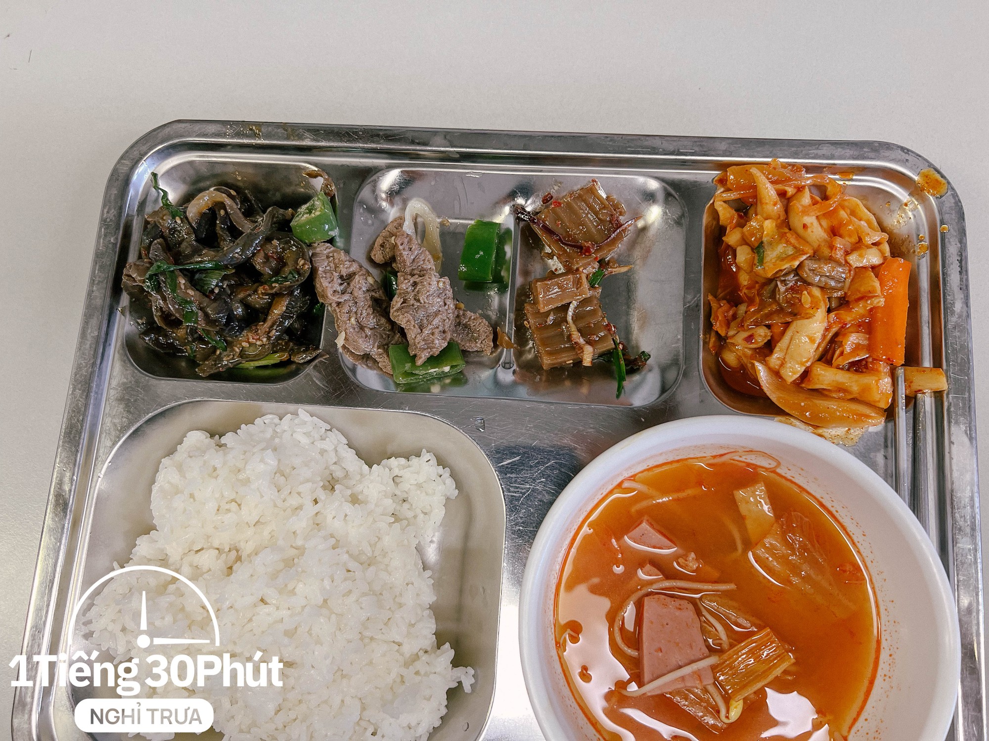 Nhân viên ở Hàn Quốc tiết lộ sự thật bữa cơm trưa tại công ty: ''Người ăn áp lực chẳng kém người nấu'' - ảnh 8