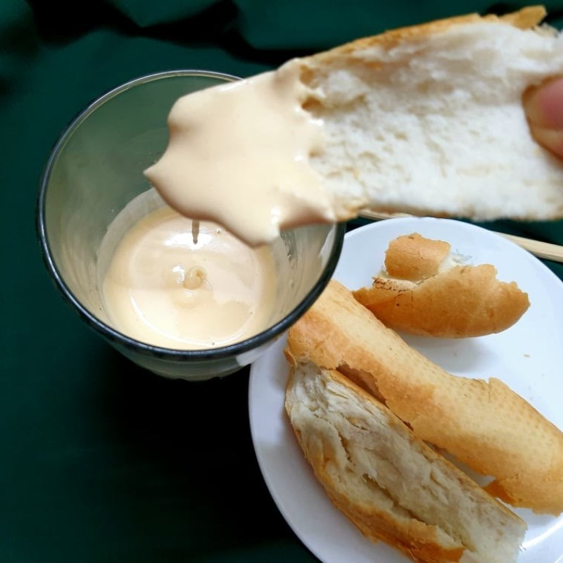 Mê tít món bánh mì chấm sữa đặc mang cả bầu trời ký ức tuổi thơ - ảnh 14