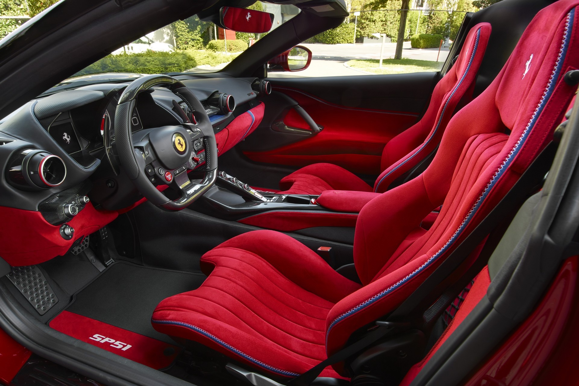 Cận cảnh siêu xe Ferrari SP51 độc nhất thế giới - ảnh 6