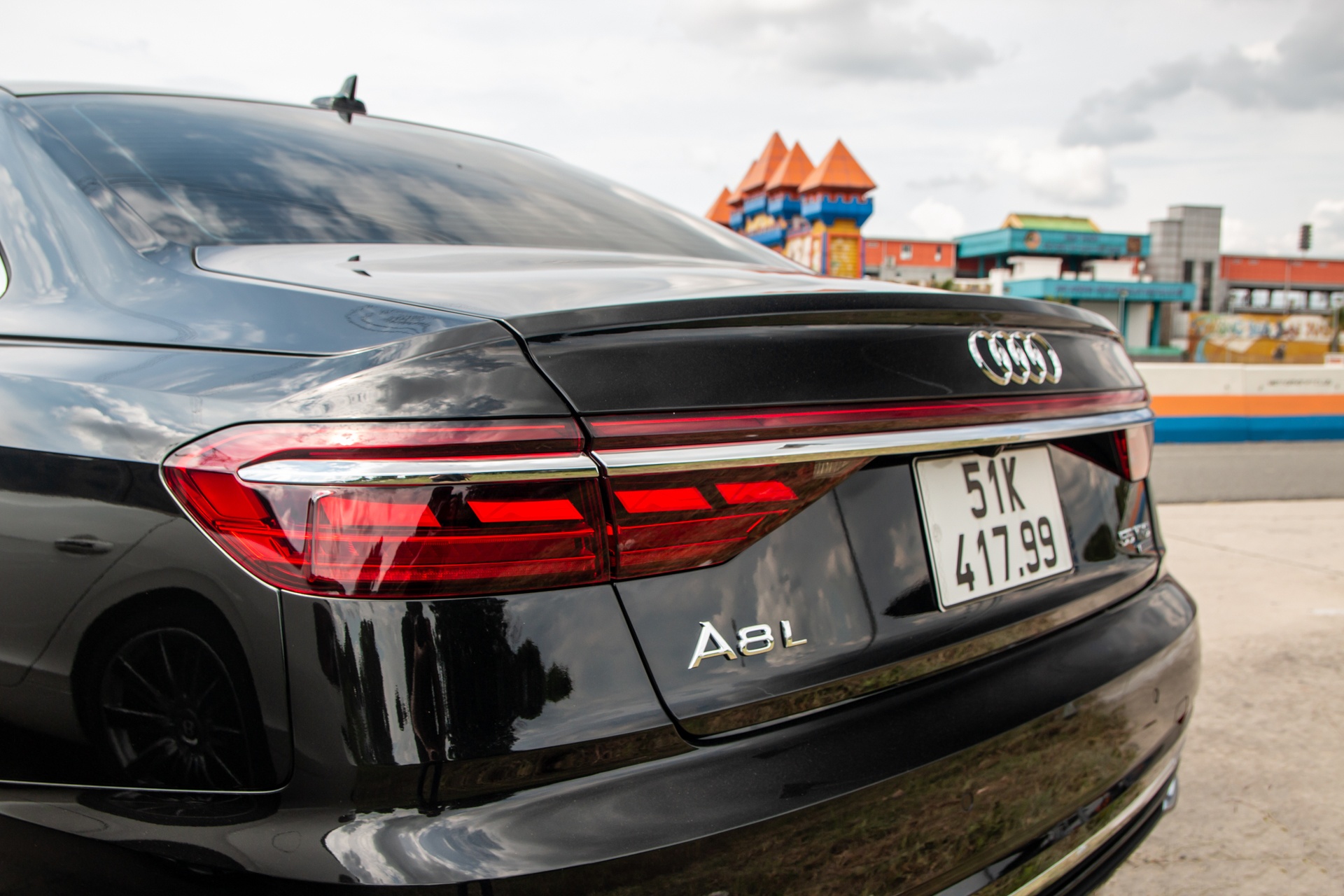 Cận cảnh Audi A8L đời 2022 giá 6 tỷ đồng của ông Nguyễn Quốc Cường - ảnh 7