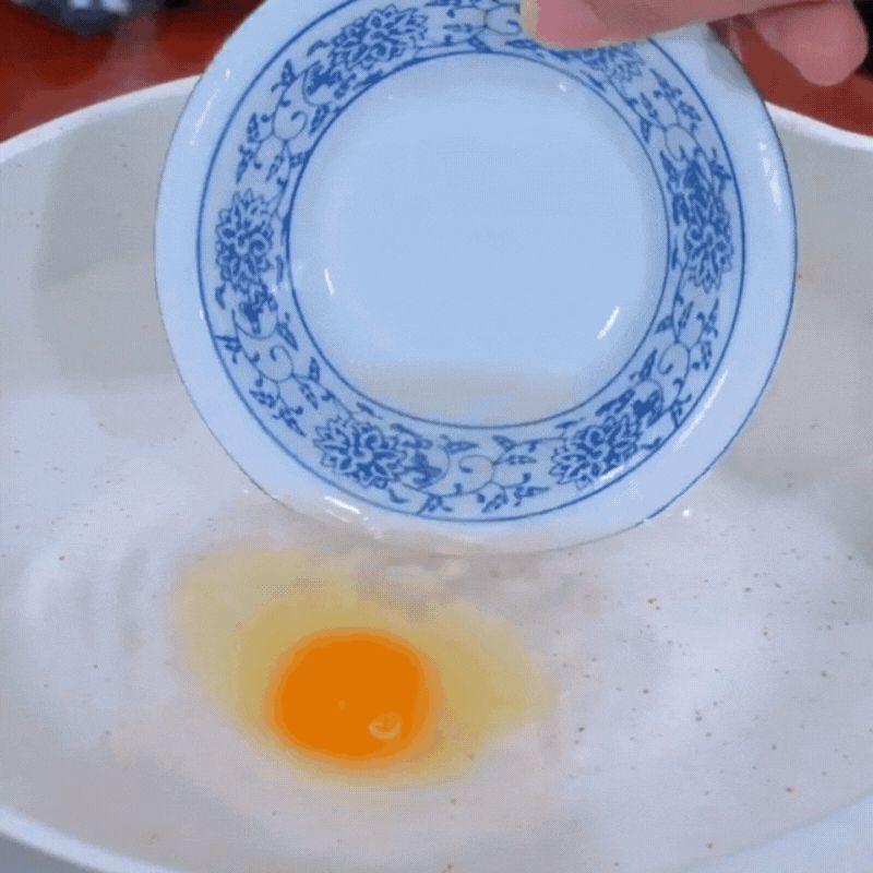 Cách làm trứng chần kiểu mới cực bổ dưỡng và thơm ngon - ảnh 2