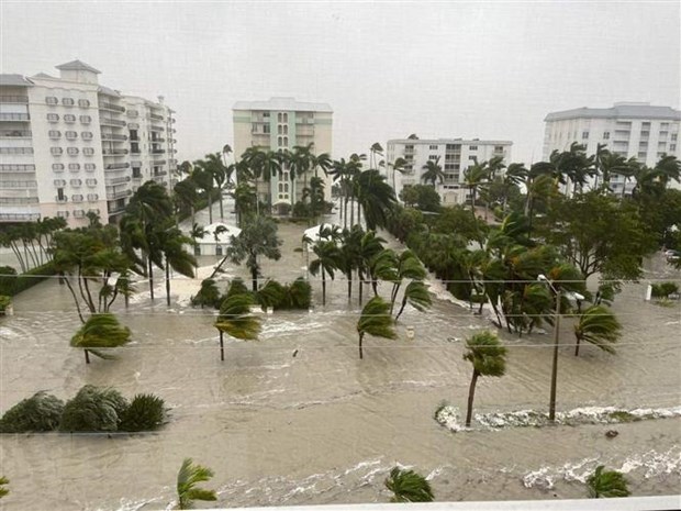 Nghiên cứu mới: Biến đổi khí hậu khiến bão Ian gây mưa nhiều hơn - ảnh 1