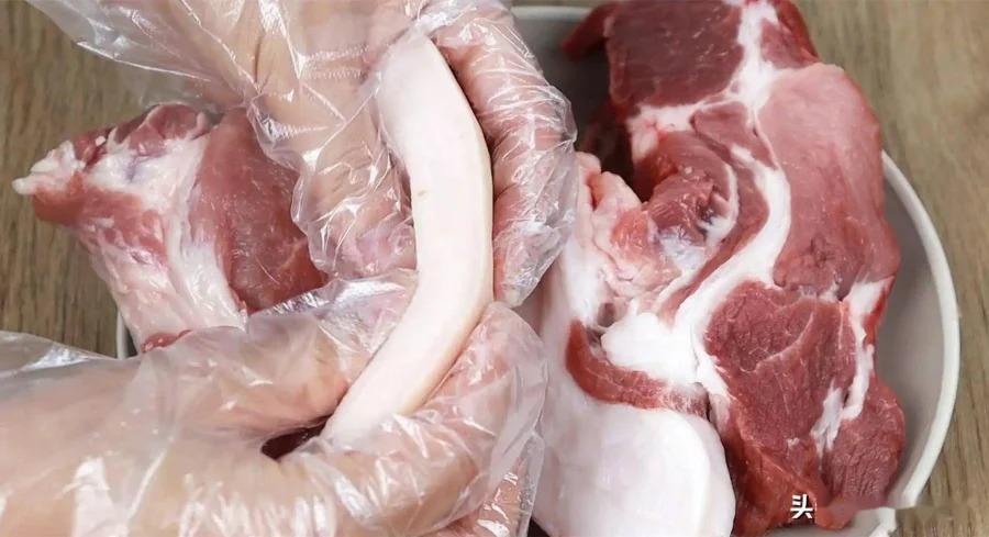 Đi chợ mua thịt lợn nên chọn miếng màu đậm hay màu nhạt? - ảnh 4