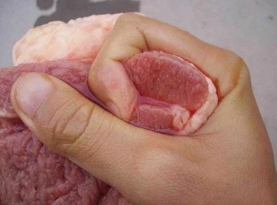 Đi chợ mua thịt lợn nên chọn miếng màu đậm hay màu nhạt? - ảnh 3