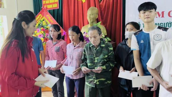 Sao Việt 3/10: Ngọc Lan bàn về sự nổi tiếng; Thủy Tiên lội nước đi từ thiện ở Nghệ An - ảnh 22