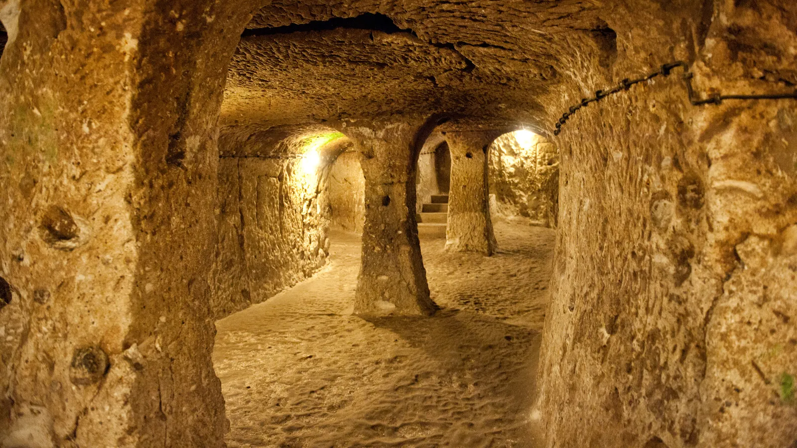 Khám phá thành phố ngầm của Cappadocia, nơi có thể chứa được 20.000 người - ảnh 2