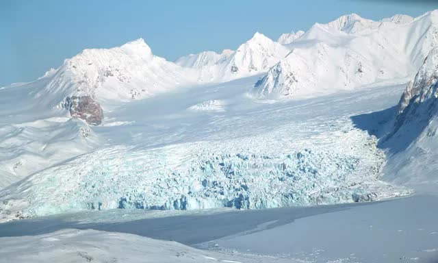 Bắc Cực ấm lên gấp khoảng 4 lần tốc độ trung bình toàn cầu trong 43 năm qua - ảnh 1