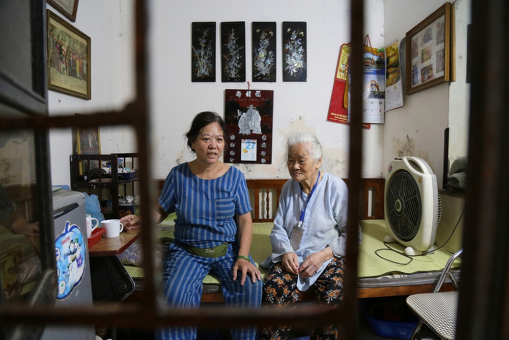 Nữ ''phu rác'' 67 tuổi ở Hà Nội: ''Ngày nào tôi nghỉ làm, mẹ tôi phải nhịn thuốc'' - ảnh 4