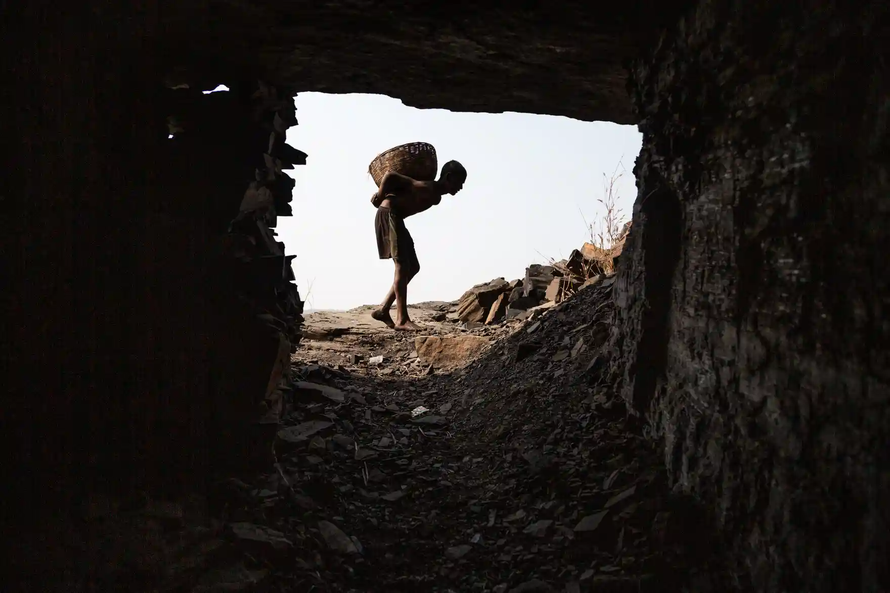 Hiểm họa rình rập giới khai thác than trộm ở Ấn Độ - ảnh 5