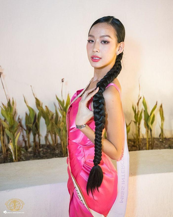 Bảo Ngọc gây tranh cãi vì tự makeup 'ô dề' ở Miss Intercontinental - ảnh 10