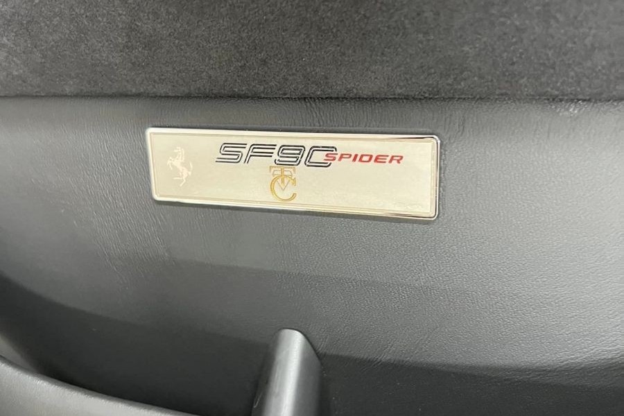Siêu xe Ferrari SF90 Spider của Cường 