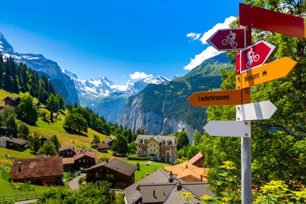 Ngôi làng ở Thụy Sĩ không có xe hơi, đẹp như chốn cổ tích - ảnh 4