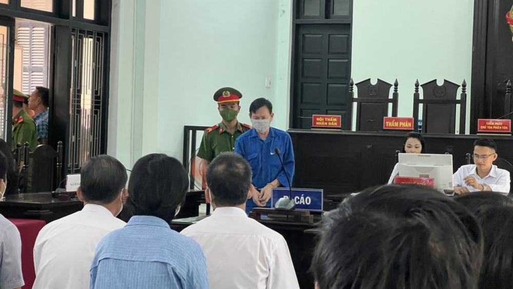 Lý do hoãn phiên tòa xét xử bộ sậu sân bay Phú Bài nhận hối lộ - ảnh 2