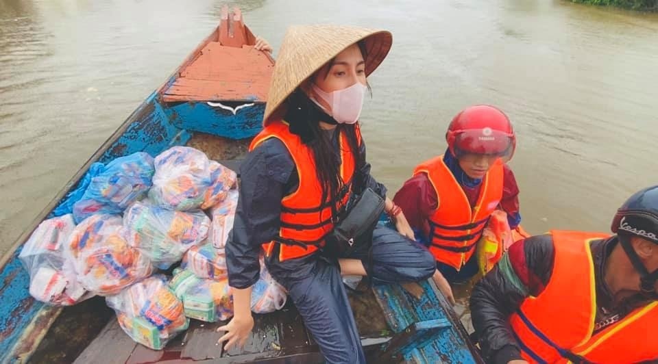 Thủy Tiên, Hòa Minzy làm từ thiện: Chuẩn bị đến Kỳ Sơn cứu trợ - ảnh 3