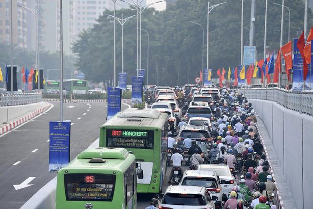 Hầm chui Lê Văn Lương gần 700 tỷ chính thức thông xe trong sáng nay - ảnh 6