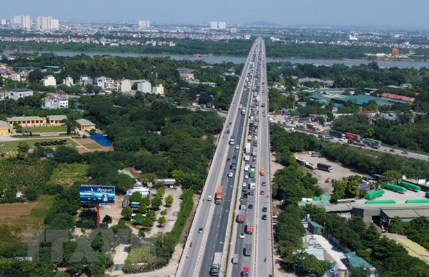 Hà Nội bố trí làn đường dành riêng cho xe máy trên cầu Thanh Trì - ảnh 1