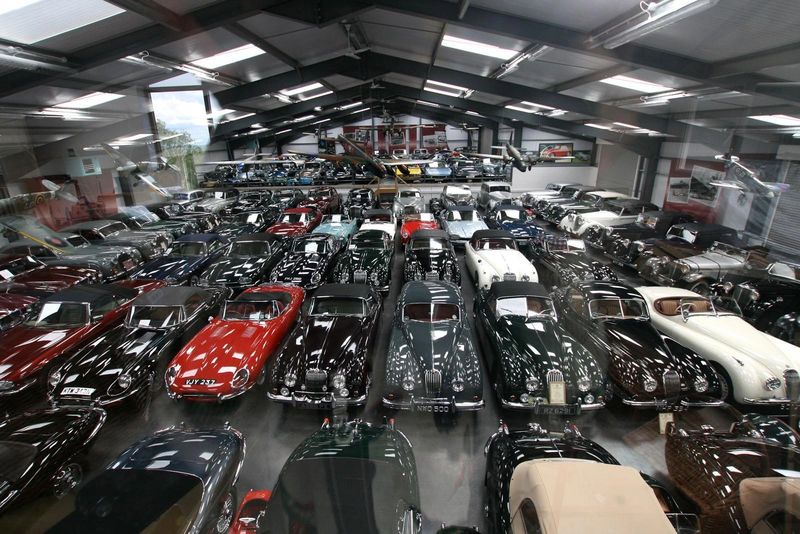 Cận cảnh bộ sưu tập hàng nghìn xe “siêu hiếm có khó tìm” của quốc vương Brunei - ảnh 14