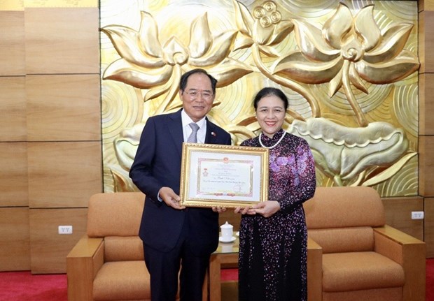 Trao tặng Kỷ niệm chương cho Đại sứ Hàn Quốc tại Việt Nam - ảnh 1