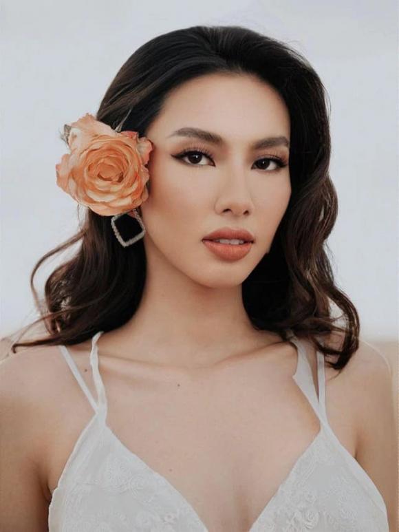 Những lần trao vương miện của Thùy Tiên: Xuất hiện lộng lẫy, liên tục ''chặt đẹp'' dàn Hoa hậu - ảnh 14