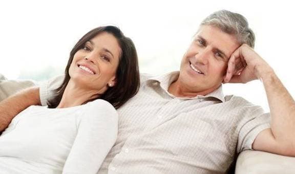 Các cặp vợ chồng “quan hệ” bao nhiêu lần một tuần, liệu có tốt cho sức khỏe? Còn những người trên 60 tuổi thì sao? - ảnh 2