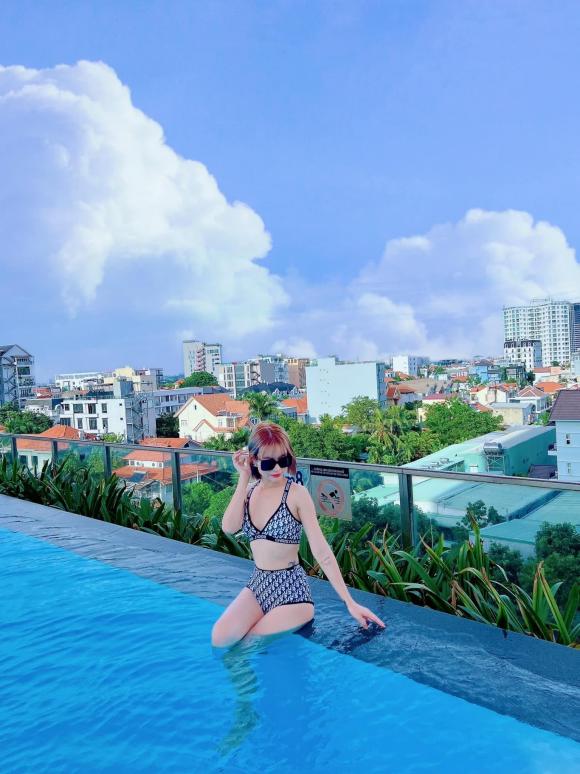 Bà xã Mạc Văn Khoa khoe dáng với bikini 2 mảnh nhưng lại mong dân mạng thông cảm vì lý do này - ảnh 3