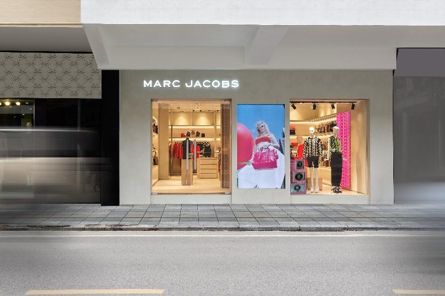 Loạt thiết kế biểu tượng của Marc Jacobs “đổ bộ” Thủ đô Hà Nội - ảnh 4