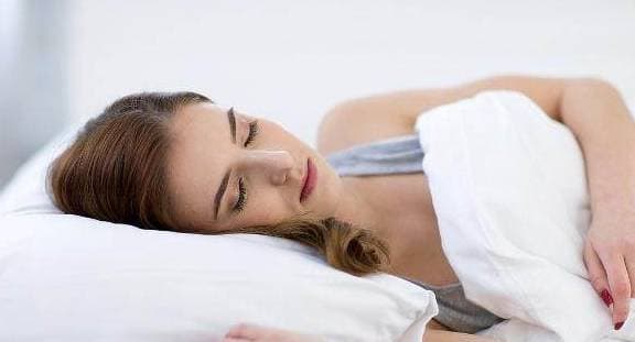 Phụ nữ thực hiện “3 cởi” trước khi đi ngủ, tăng cường giấc ngủ, phòng chống bệnh phụ khoa hiệu quả, thăm khám sớm, khỏi bệnh - ảnh 1