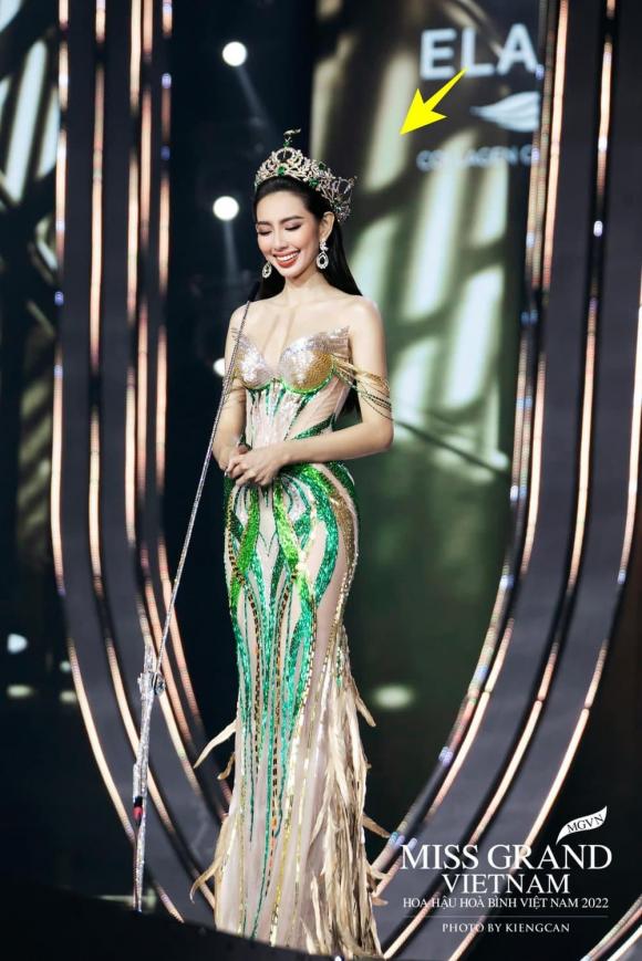 Những lần trao vương miện của Thùy Tiên: Xuất hiện lộng lẫy, liên tục ''chặt đẹp'' dàn Hoa hậu - ảnh 13
